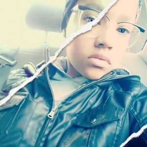 Meet your Posher, Edmarie